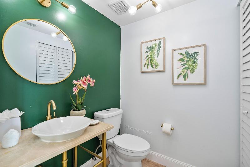 Miami Vacation Rentals Coconut Grove image