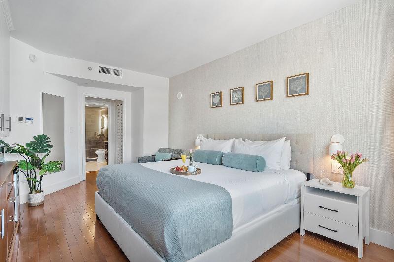 Miami Vacation Rentals Coconut Grove image
