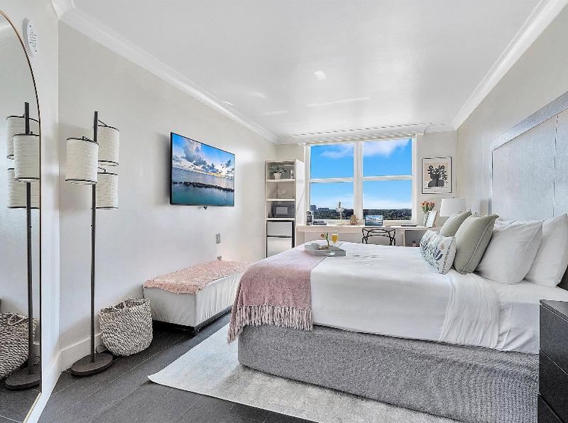 Miami Vacation Rentals Coconut Grove image