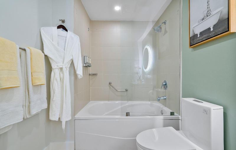 Miami Vacation Rentals Coconut Grove image