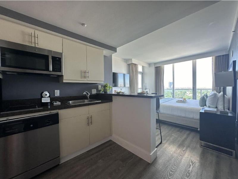 Miami Vacation Rentals Coconut Grove image