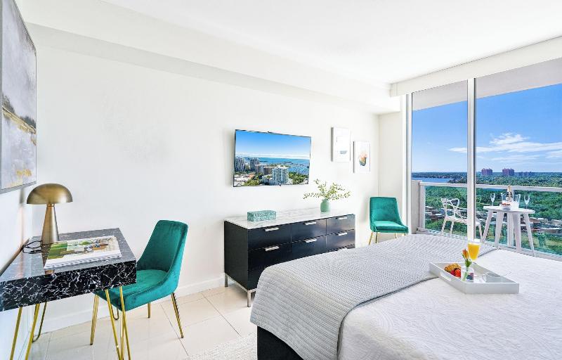 Miami Vacation Rentals Coconut Grove image