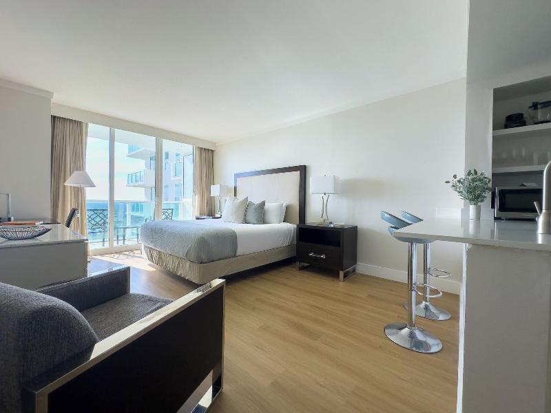 Miami Vacation Rentals Coconut Grove image