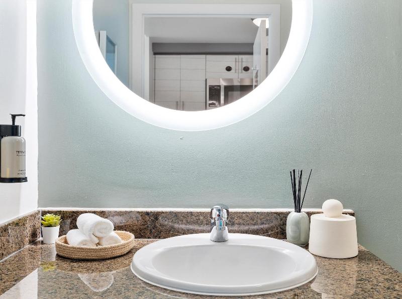 Miami Vacation Rentals Coconut Grove image