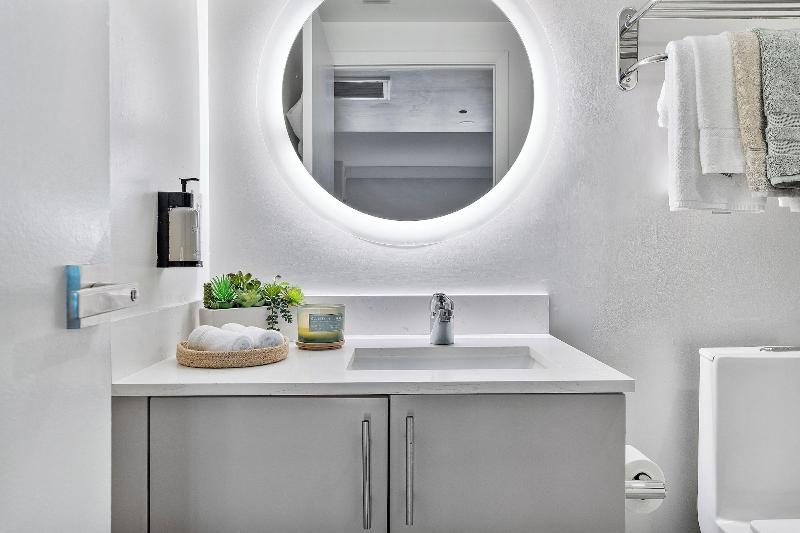 Miami Vacation Rentals Coconut Grove image