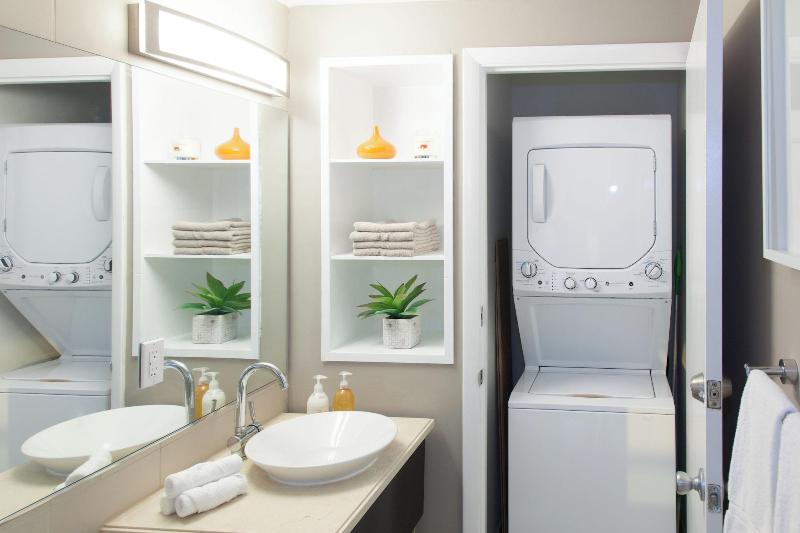Miami Vacation Rentals Coconut Grove image