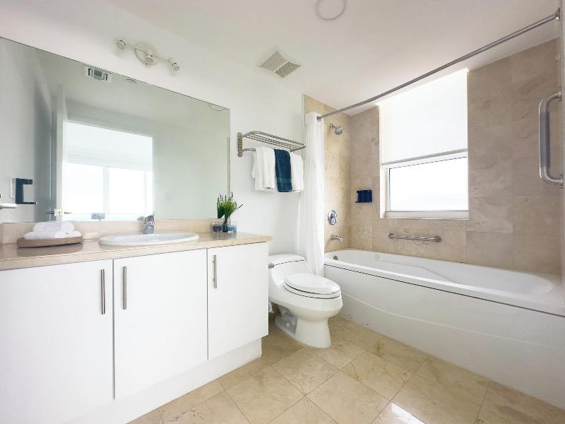 Miami Vacation Rentals Coconut Grove image