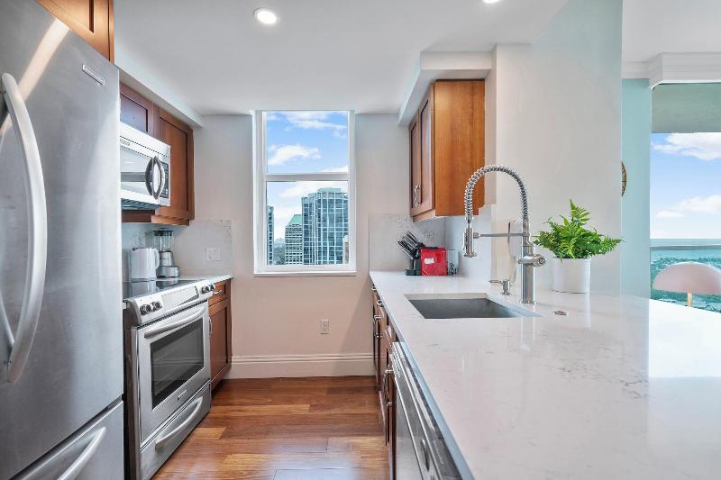 Miami Vacation Rentals Coconut Grove image