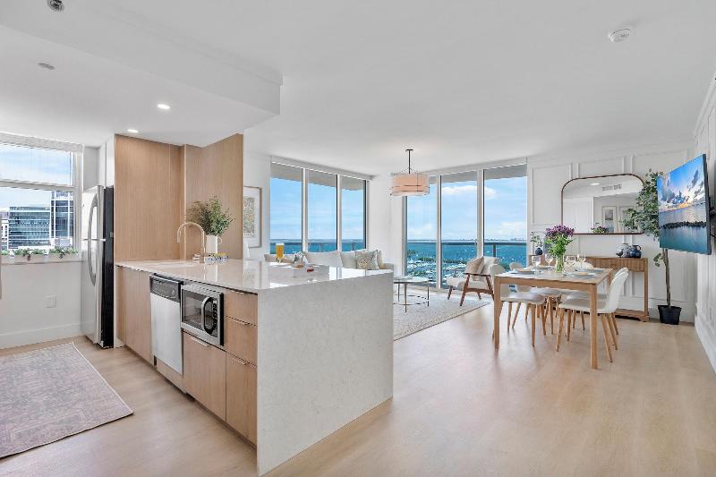 Miami Vacation Rentals Coconut Grove image
