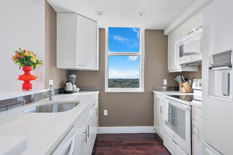 Miami Vacation Rentals Coconut Grove image