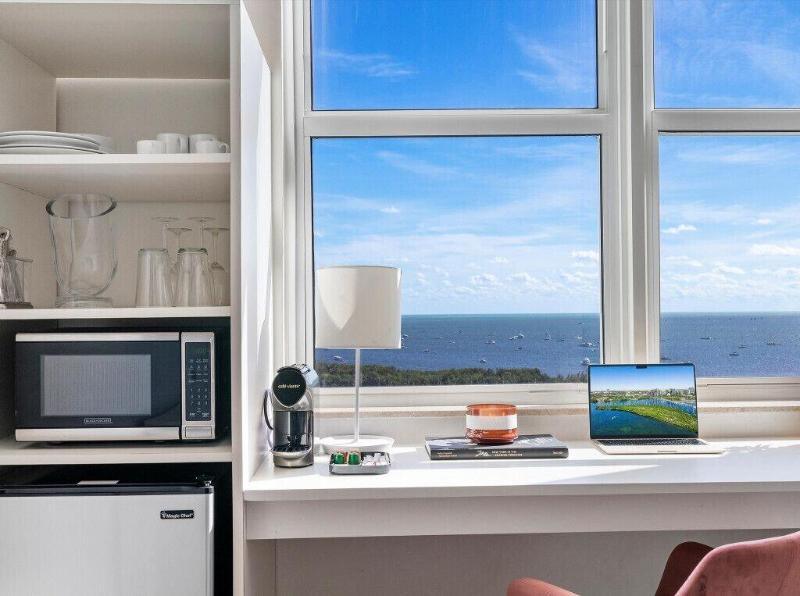 Miami Vacation Rentals Coconut Grove image