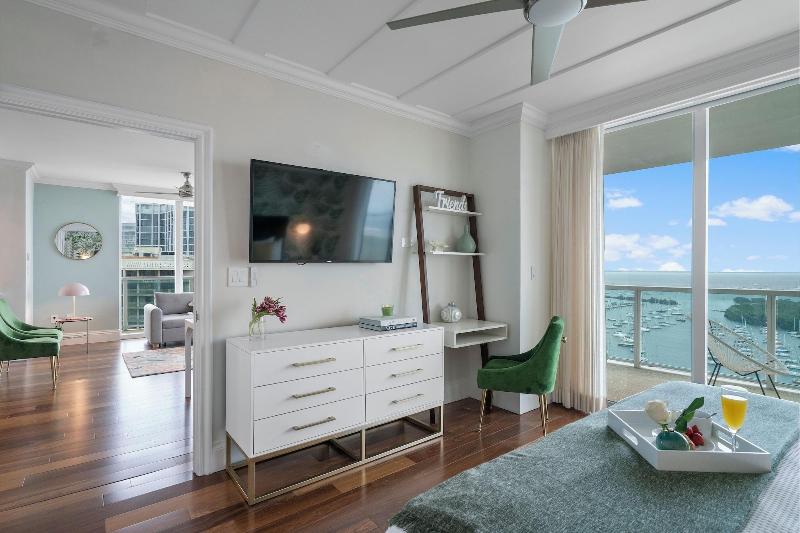 Miami Vacation Rentals Coconut Grove image