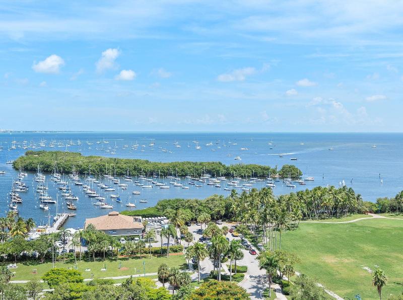Miami Vacation Rentals Coconut Grove image