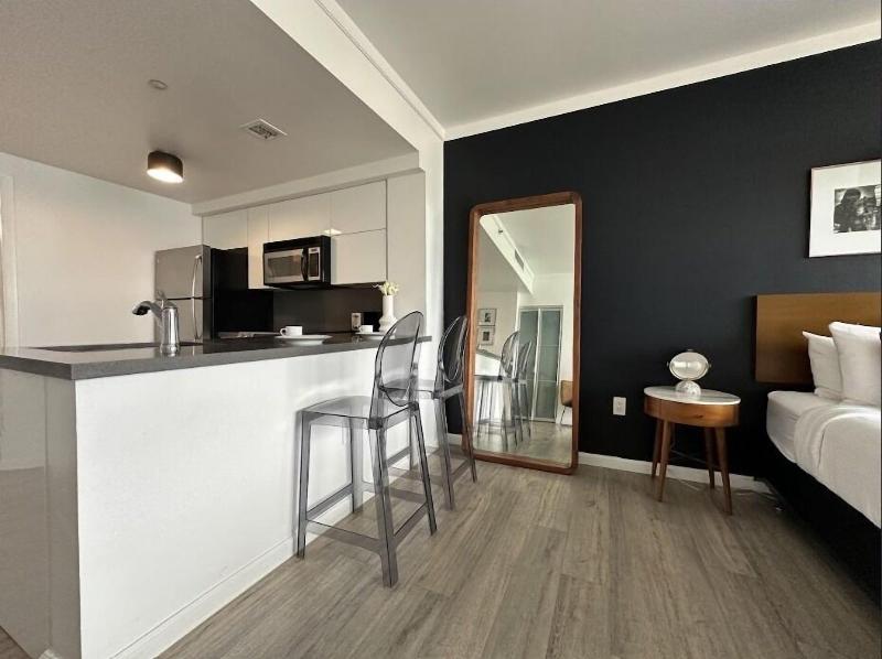 Miami Vacation Rentals Coconut Grove image