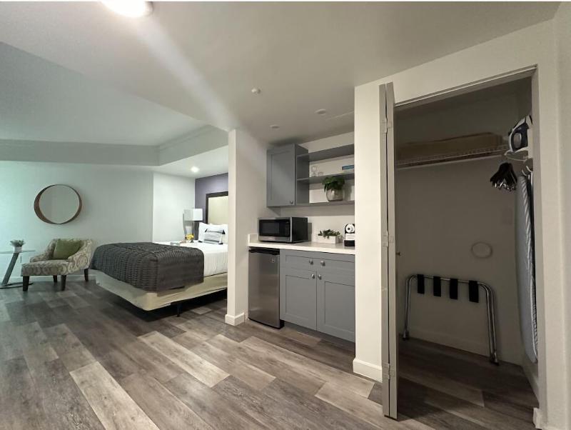 Miami Vacation Rentals Coconut Grove image