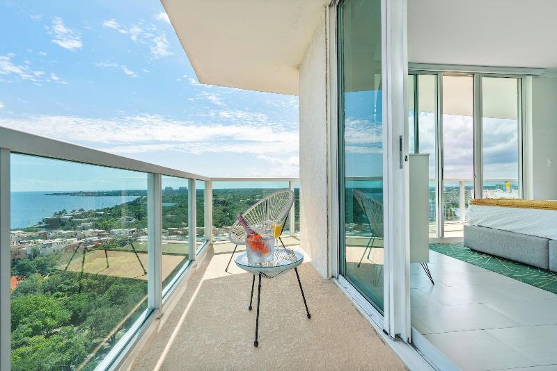 Miami Vacation Rentals Coconut Grove image