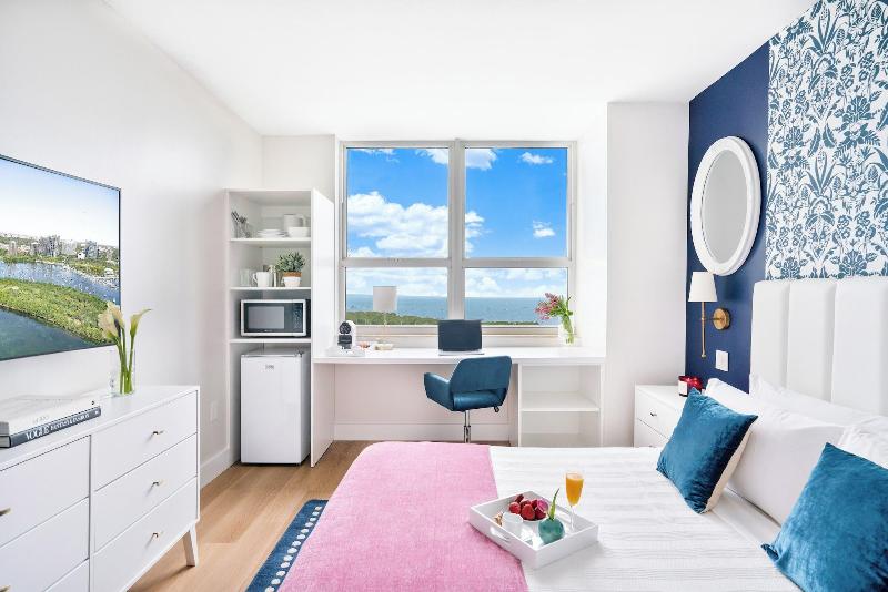 Miami Vacation Rentals Coconut Grove image