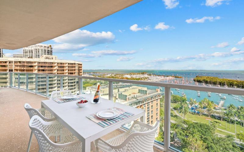 Miami Vacation Rentals Coconut Grove image