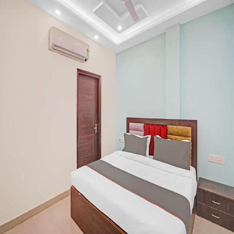 Hotel Heven image