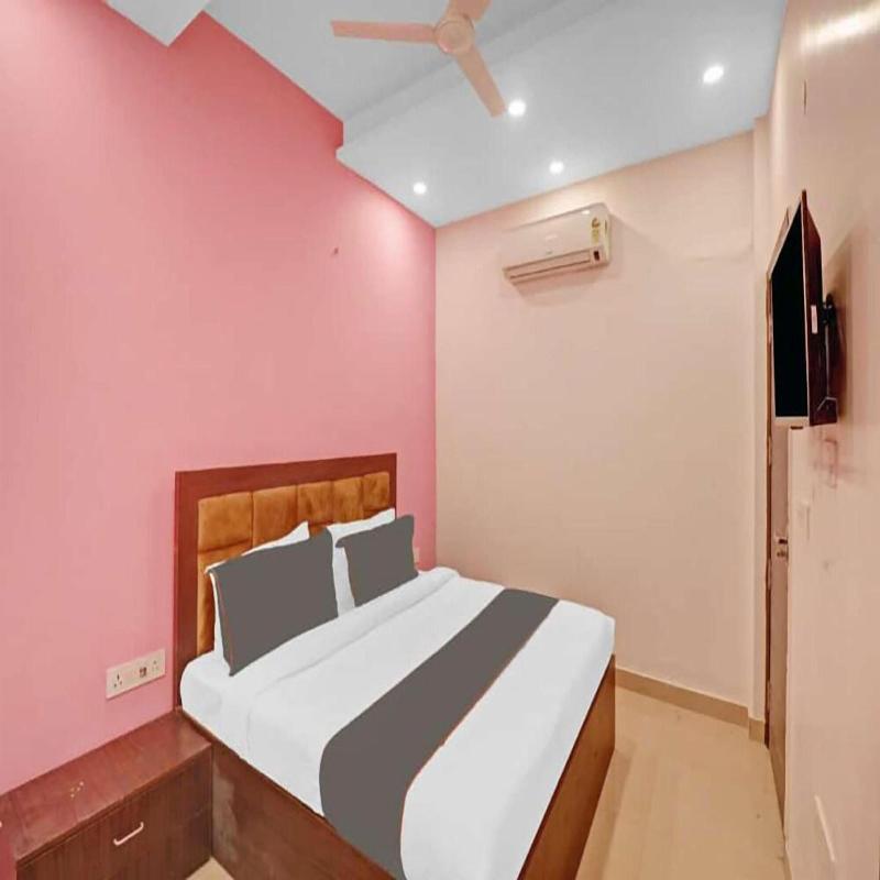 Hotel Heven image