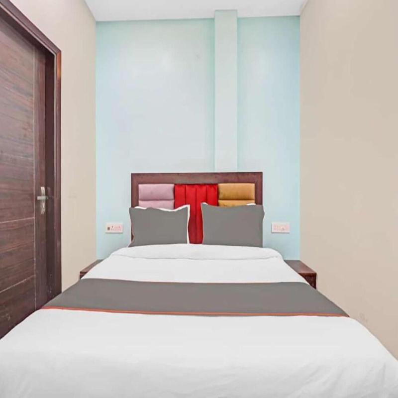 Hotel Heven image