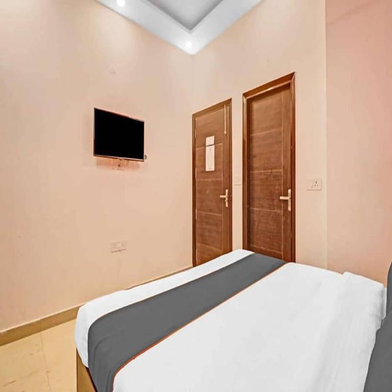 Hotel Heven image