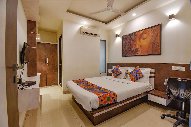 Fabhotel Royce Studio Apartments image