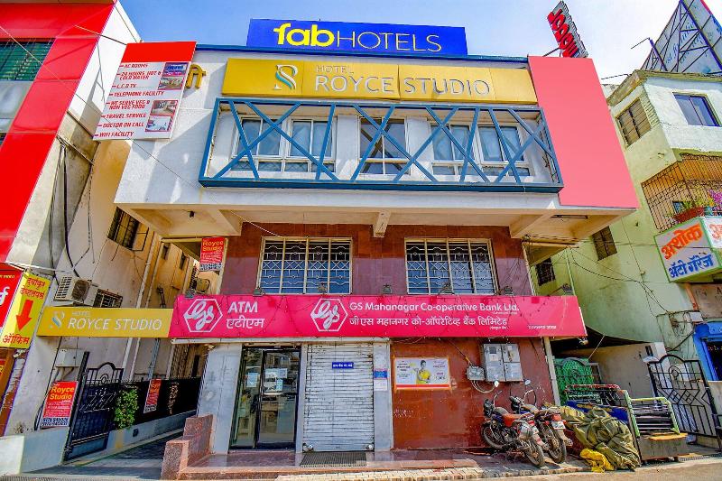 Fabhotel Royce Studio Apartments image