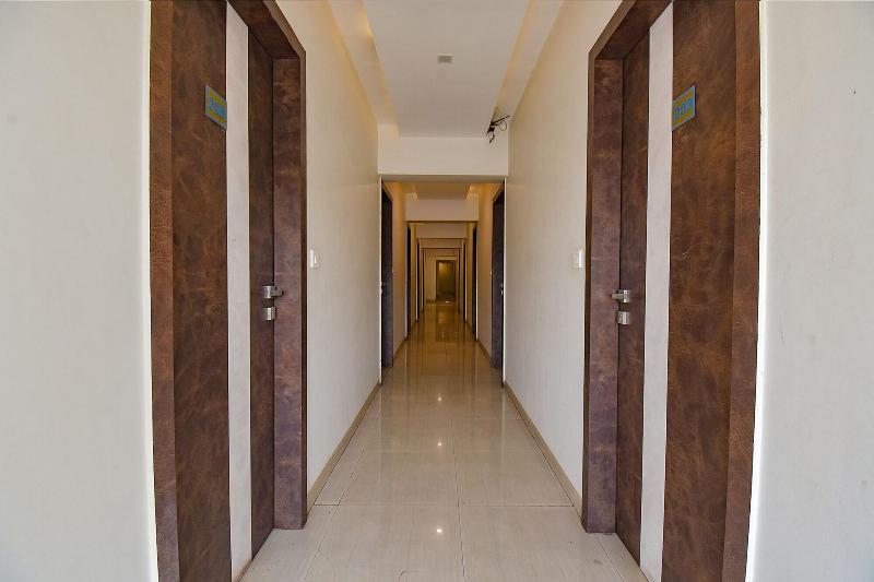 Fabhotel Royce Studio Apartments image
