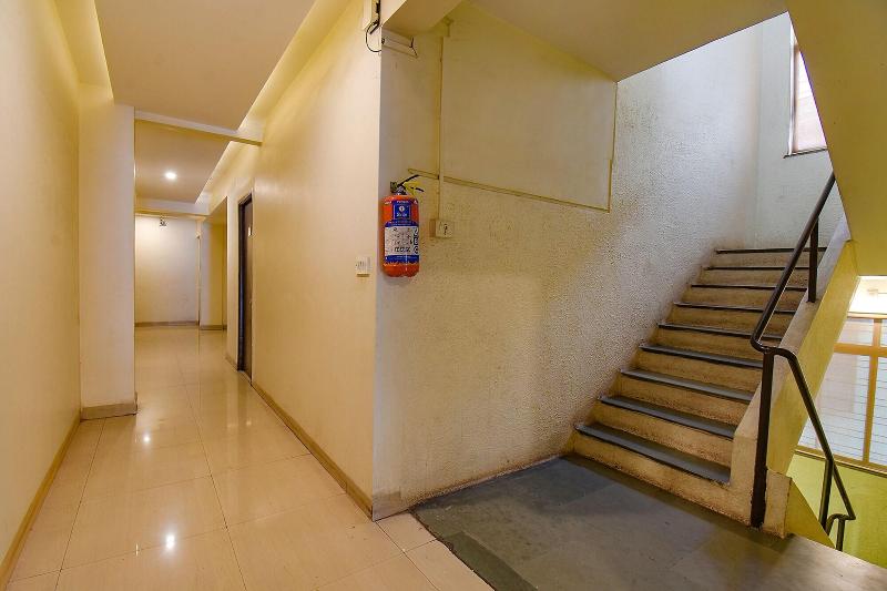 Fabhotel Royce Studio Apartments image