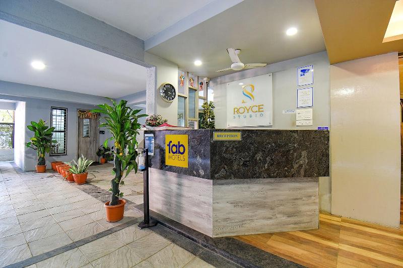 Fabhotel Royce Studio Apartments image