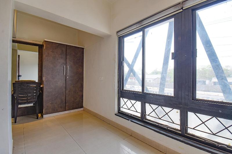 Fabhotel Royce Studio Apartments image