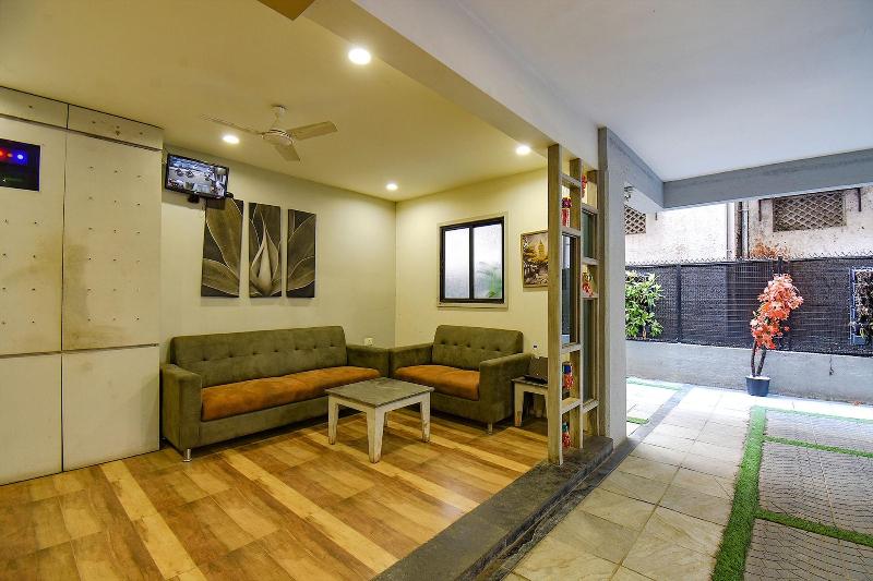 Fabhotel Royce Studio Apartments image