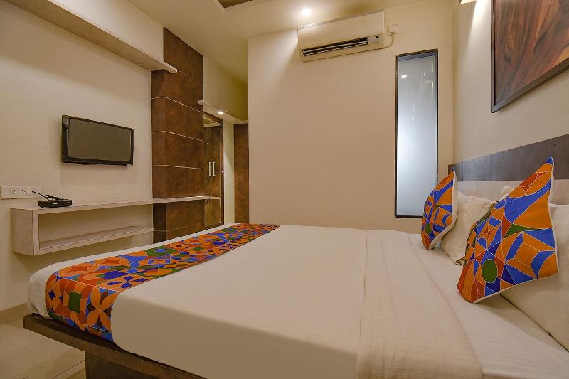 Fabhotel Royce Studio Apartments image