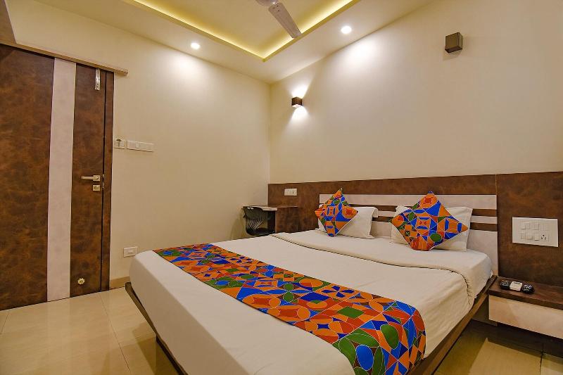 Fabhotel Royce Studio Apartments image