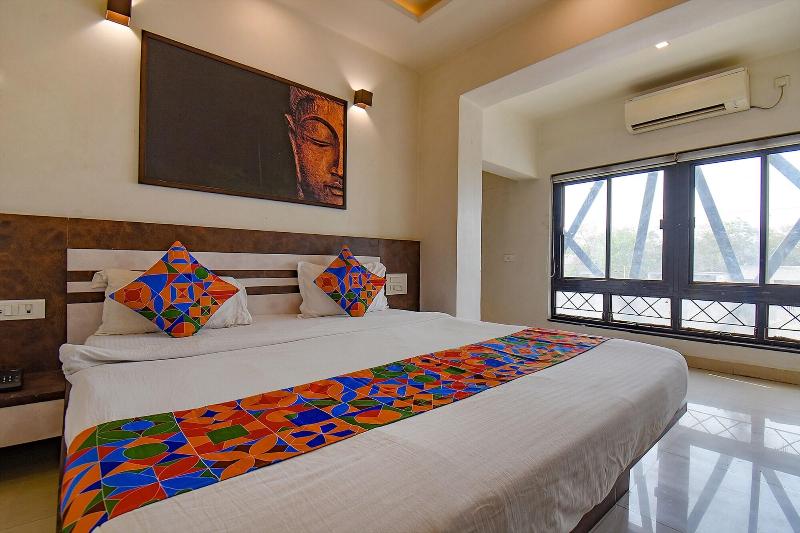 Fabhotel Royce Studio Apartments image