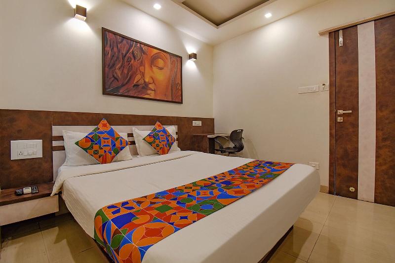Fabhotel Royce Studio Apartments image