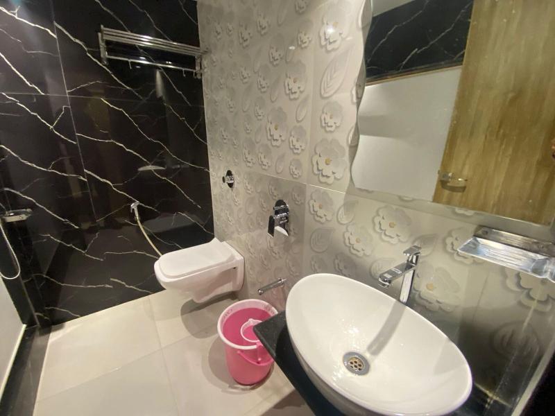 Hotel Bkc Crown Near Trade Centre image