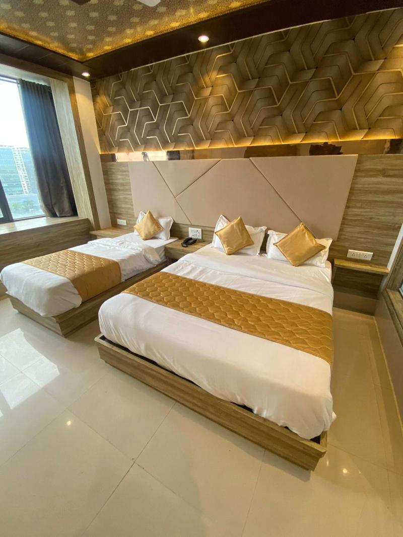 Hotel Bkc Crown Near Trade Centre image