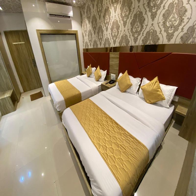 Hotel Bkc Crown Near Trade Centre image