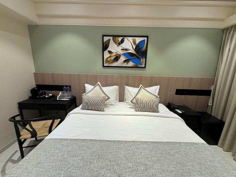 Hotel Mumbai House Malad image