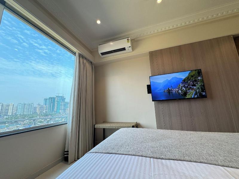 Hotel Mumbai House Malad image