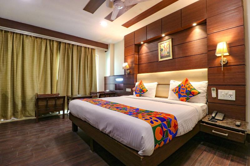Fabhotel Admire Suites image