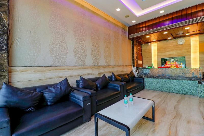 Fabhotel Admire Suites image