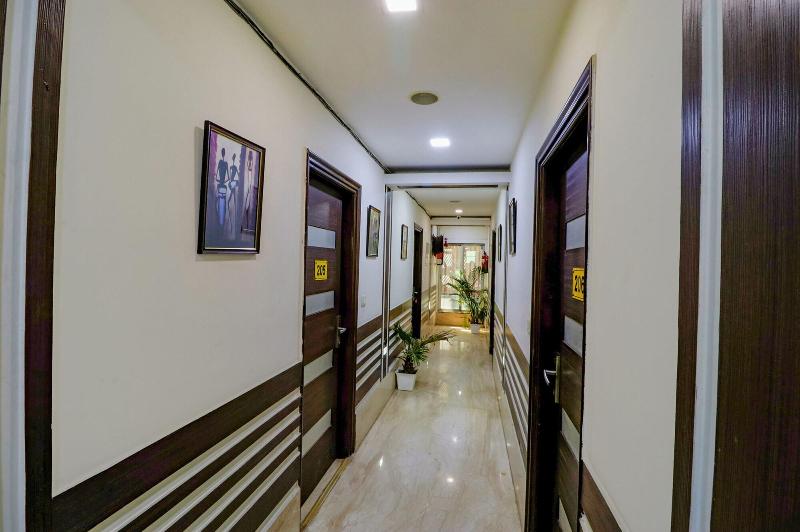 Fabhotel Admire Suites image
