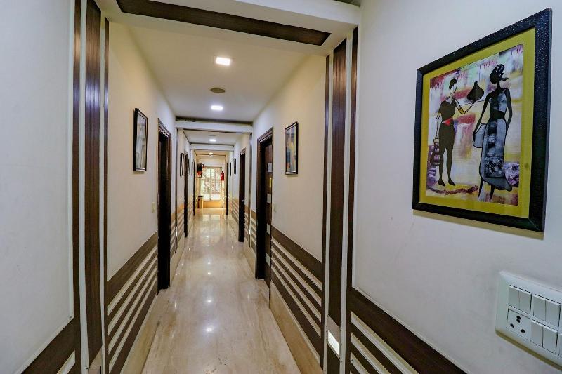 Fabhotel Admire Suites image