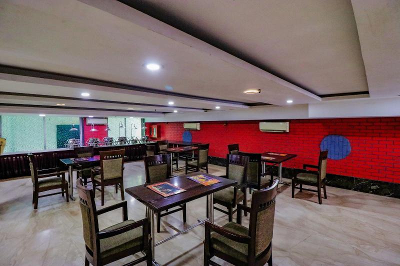 Fabhotel Admire Suites image