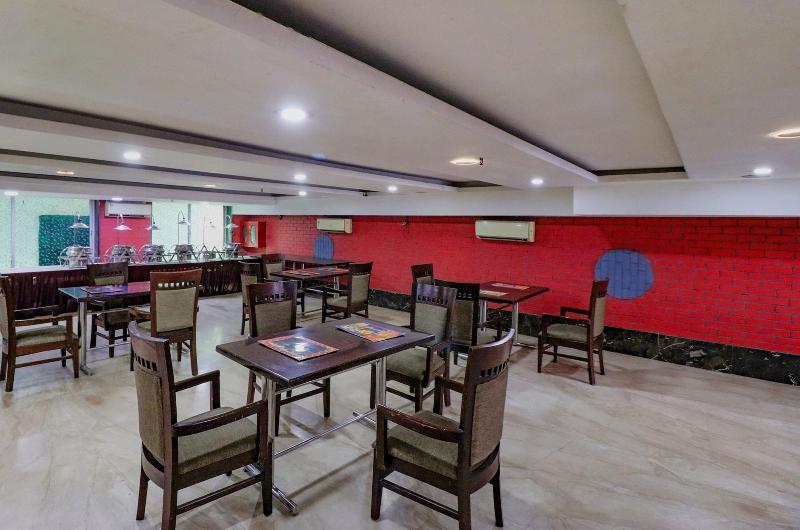 Fabhotel Admire Suites image