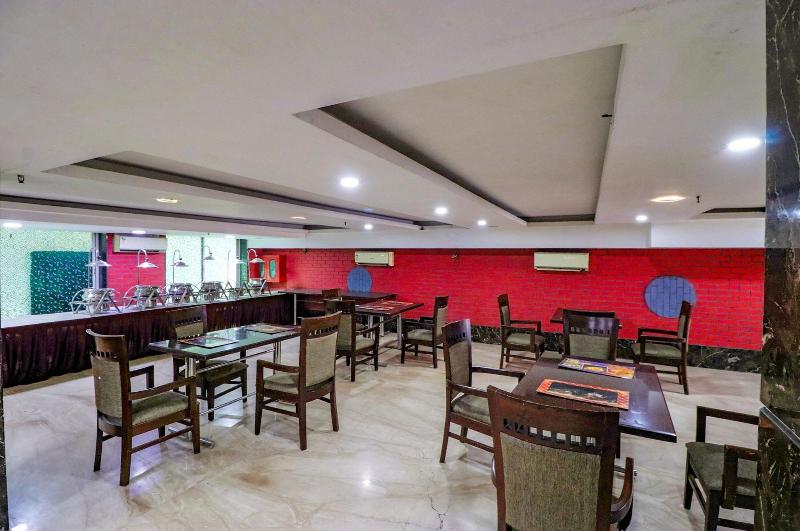 Fabhotel Admire Suites image