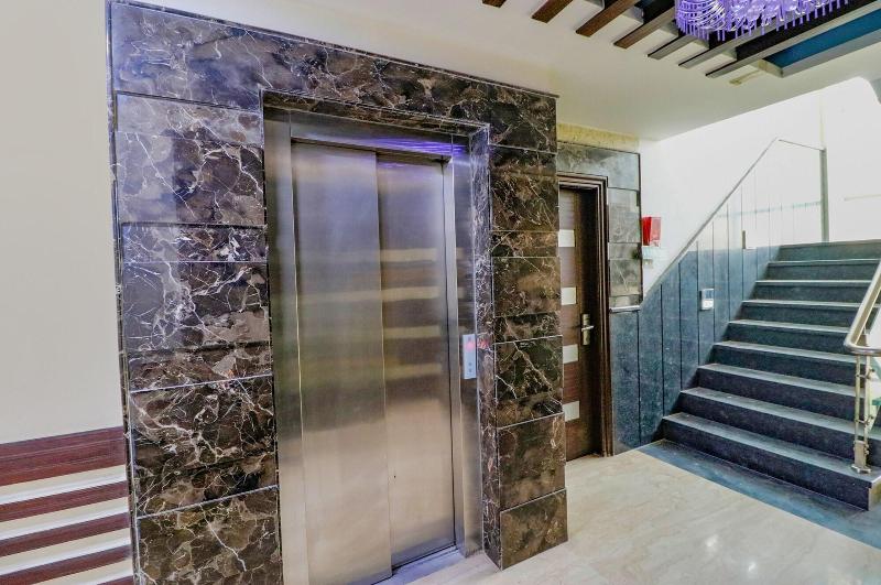 Fabhotel Admire Suites image